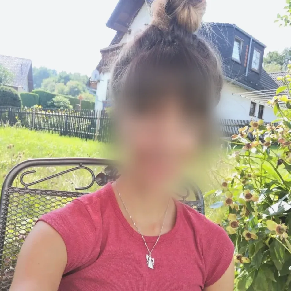 Nisa, 24