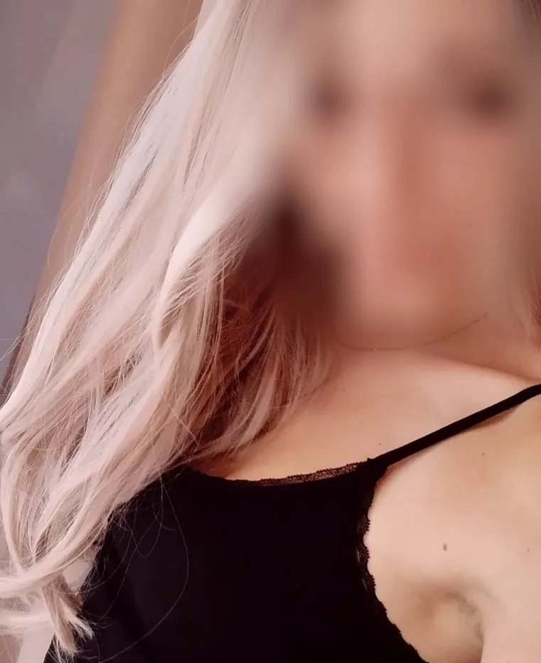 Vanessa, 26