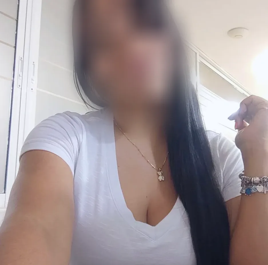 Vivien, 35